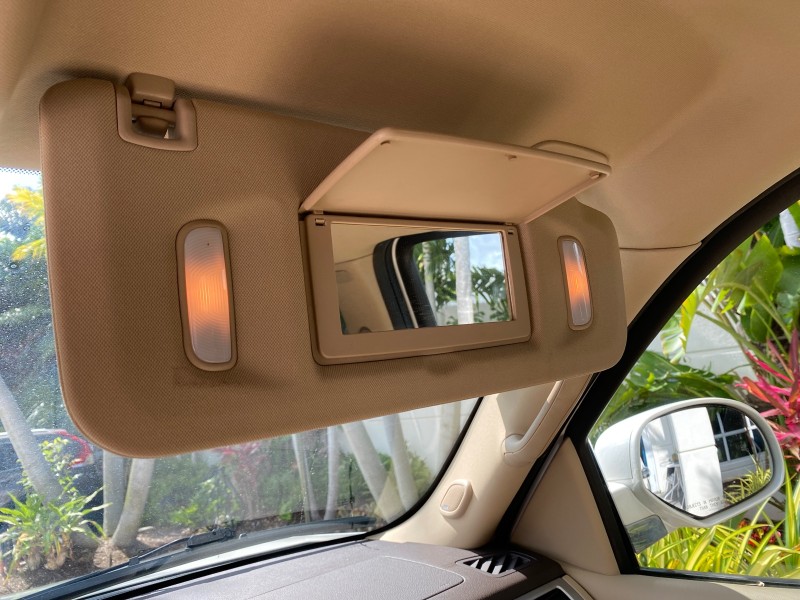 2010 Cadillac Escalade SUNROOF NAV Premium LOW MILES 66,933 in ,