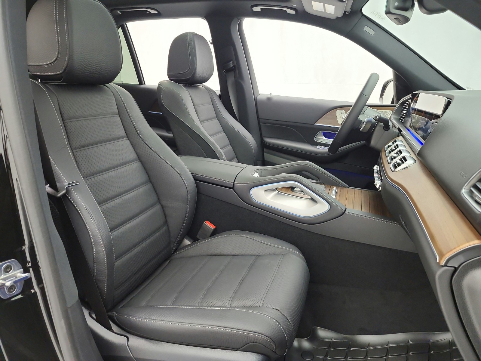 New 2026 Obsidian Black Metallic Mercedes-Benz GLE 580 4MATIC® SUV image 14