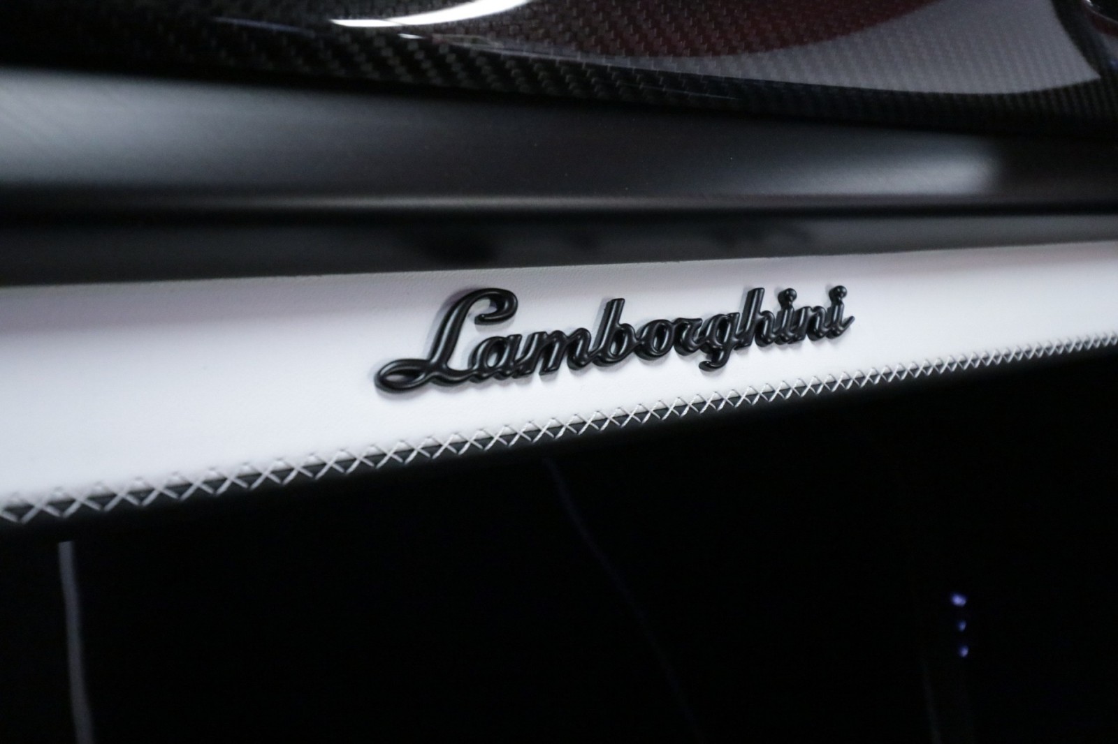 Used Car 2025 Lamborghini Urus  Se For Sale Under $360,000 In Austin, Texas