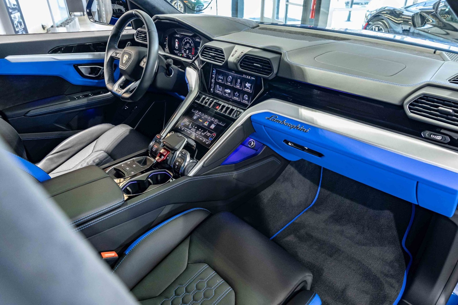 Used Car 2023 Lamborghini Urus  S For Sale Under $250,000 In Boerne, Texas