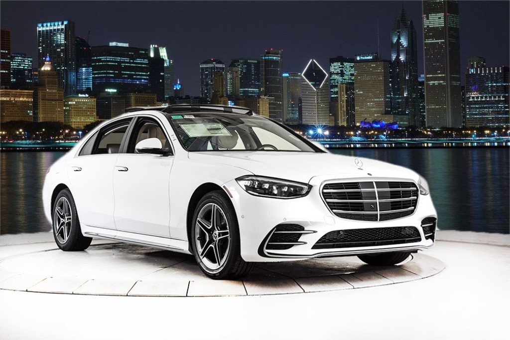 New 2025 MercedesBenz SClass S 580e Sedan in 1520 W North AveChicago