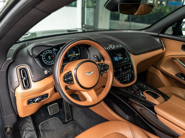 Aston Martin DBX