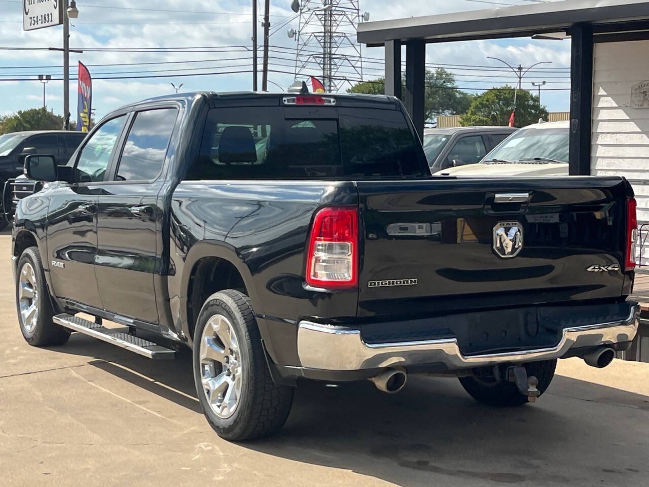 View vehicle photo 6