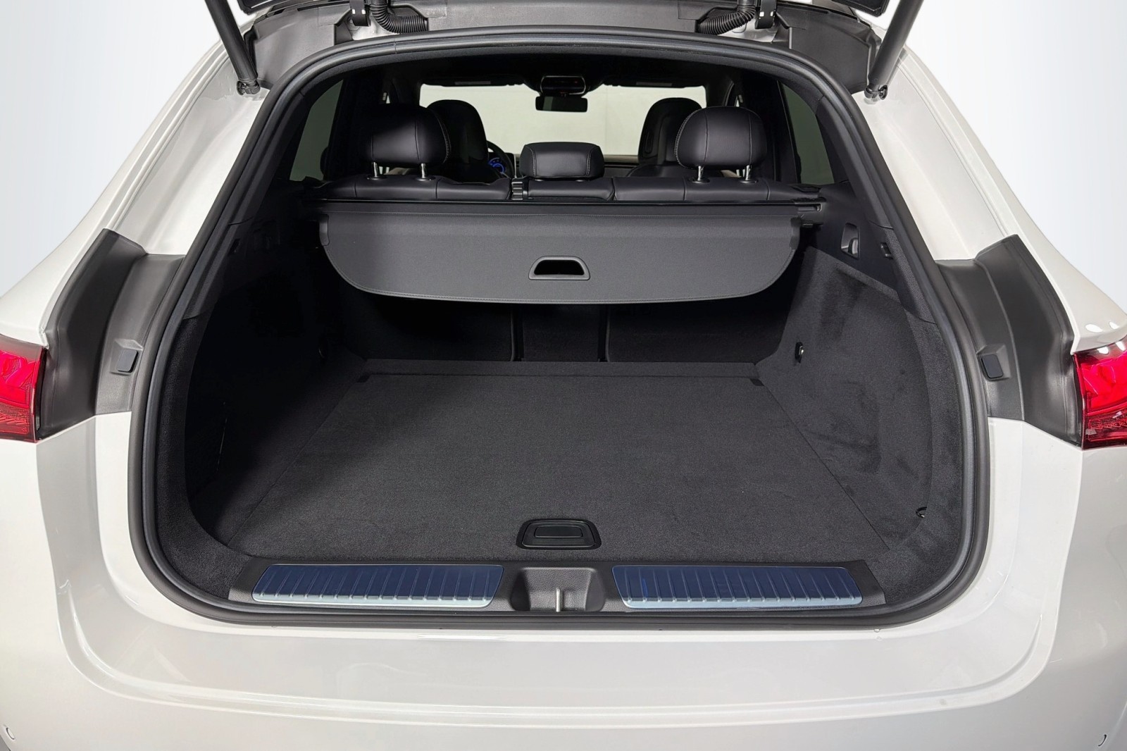 New 2027 Polar White Mercedes-Benz EQE 320 4MATIC® SUV image 21