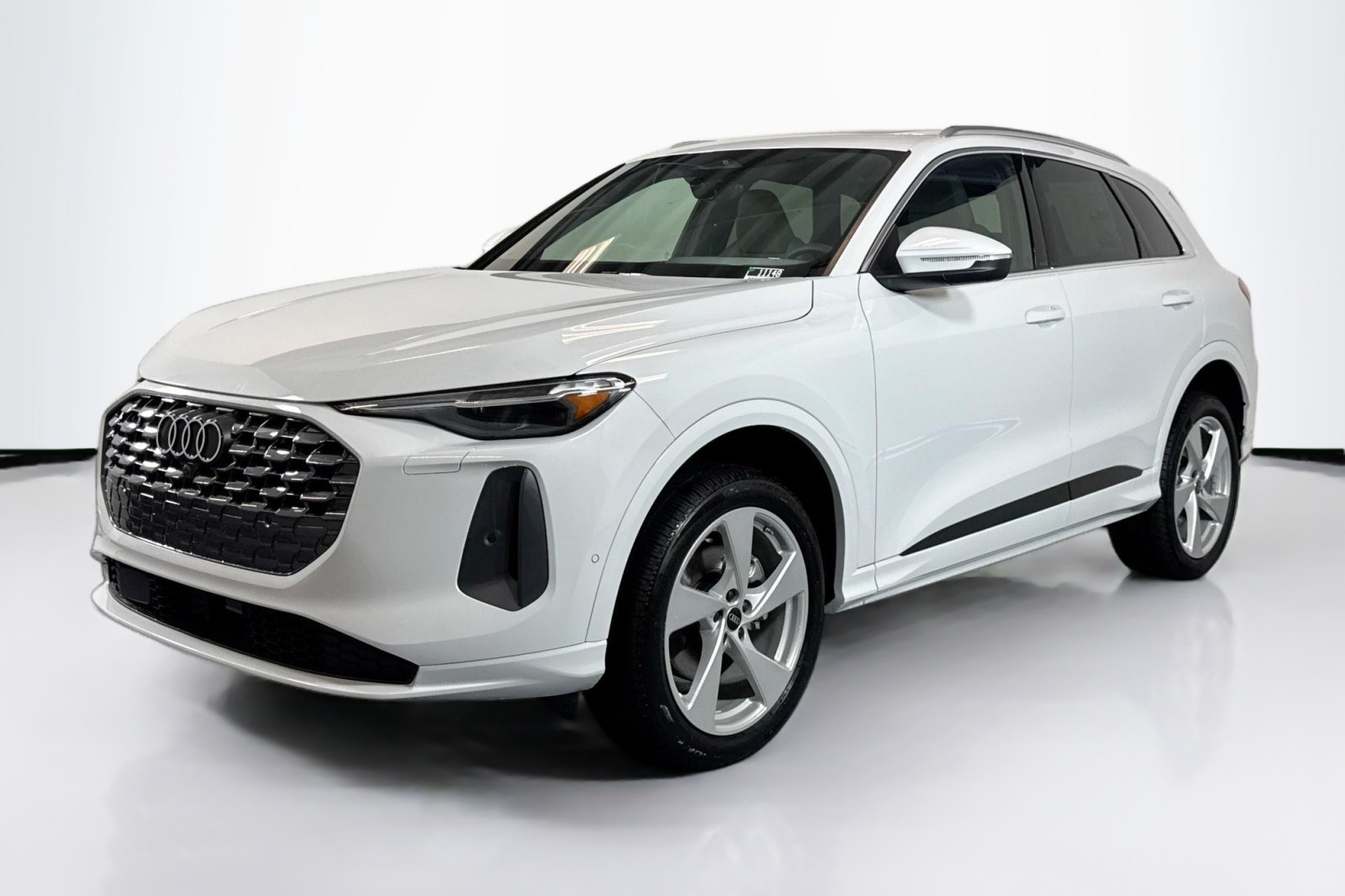 2025 Audi New Q5 Premium Plus's photo