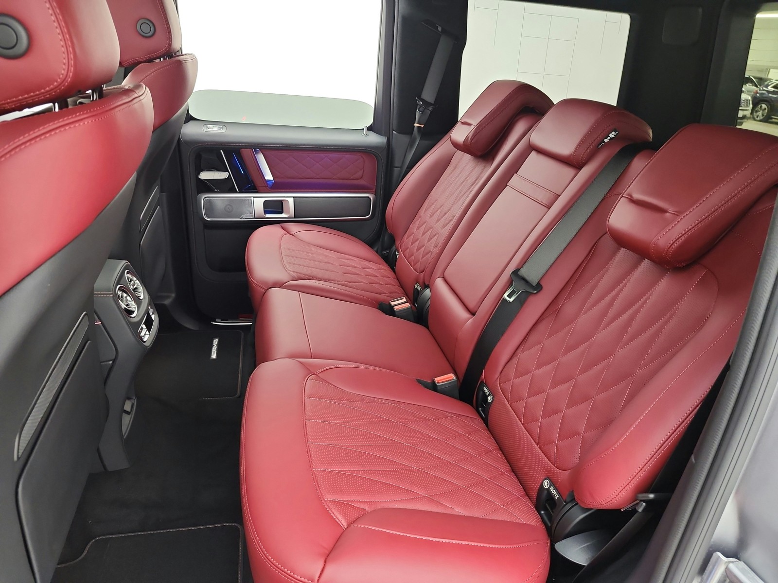 New 2027 MANUFAKTUR Platinum magno Mercedes-Benz G 580e SUV image 11