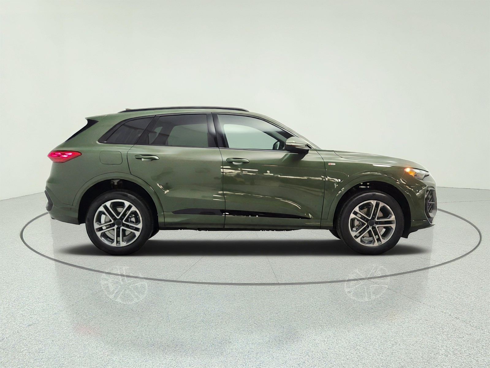 New 2026 District Green Metallic Audi Premium 2.0 TFSI quattro image 4