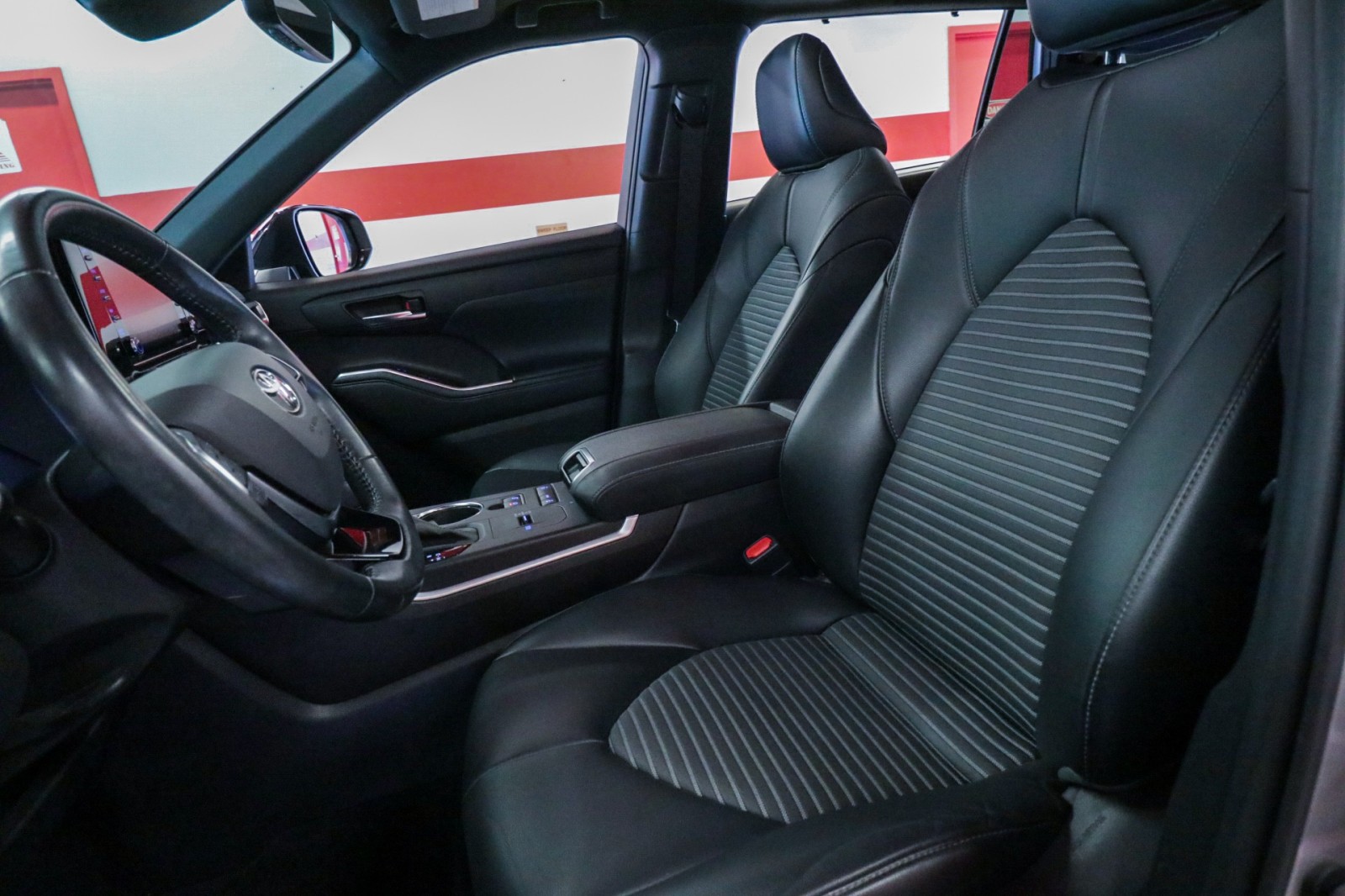 Used Car 2021 Toyota Highlander  Xse For Sale Under $35,000 In Austin, Texas