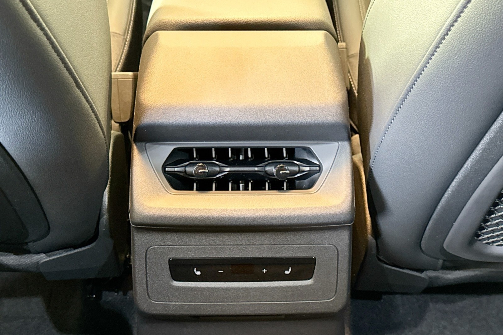 New 2025 Glacier White Metallic Audi Premium Plus quattro image 22