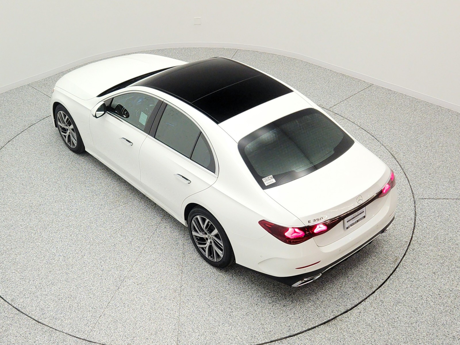 New 2026 Polar White Mercedes-Benz E 350 RWD Sedan image 22