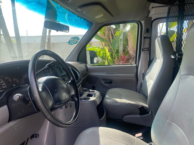 2000 Ford Econoline Cargo Van LOW MILES 68,046 in , 