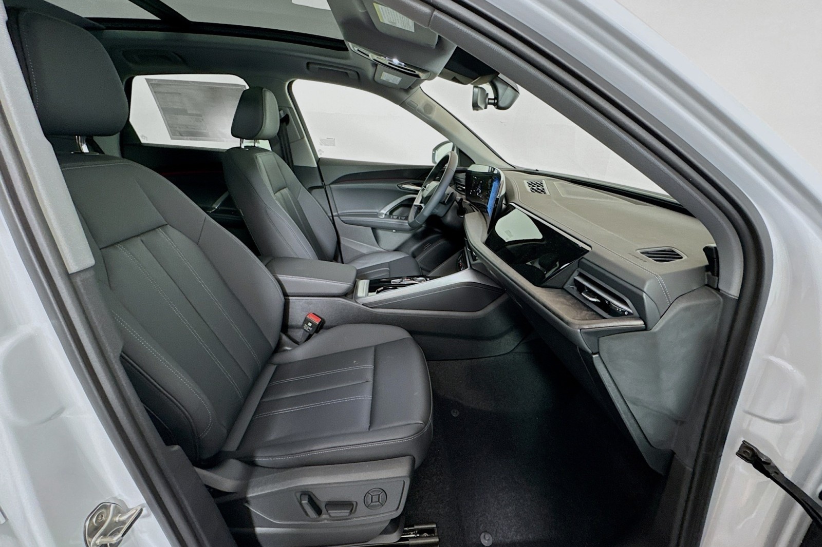 New 2025 Glacier White Metallic Audi Premium Plus 2.0 TFSI quattro image 26