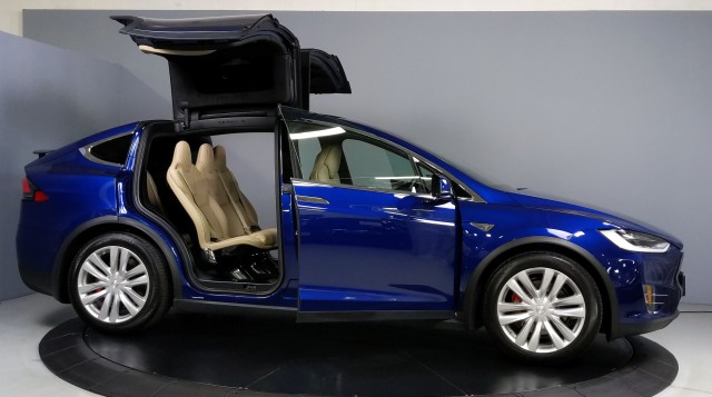 2016 Tesla Model X P90D 8