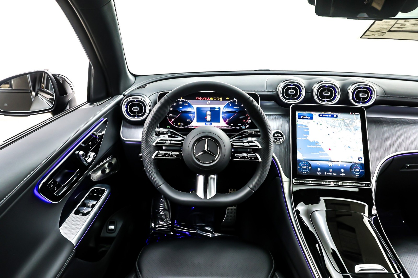 New 2026 Black Mercedes-Benz GLC 300 image 4