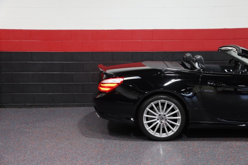 2013 Mercedes-Benz SL550 2dr Convertible in , 