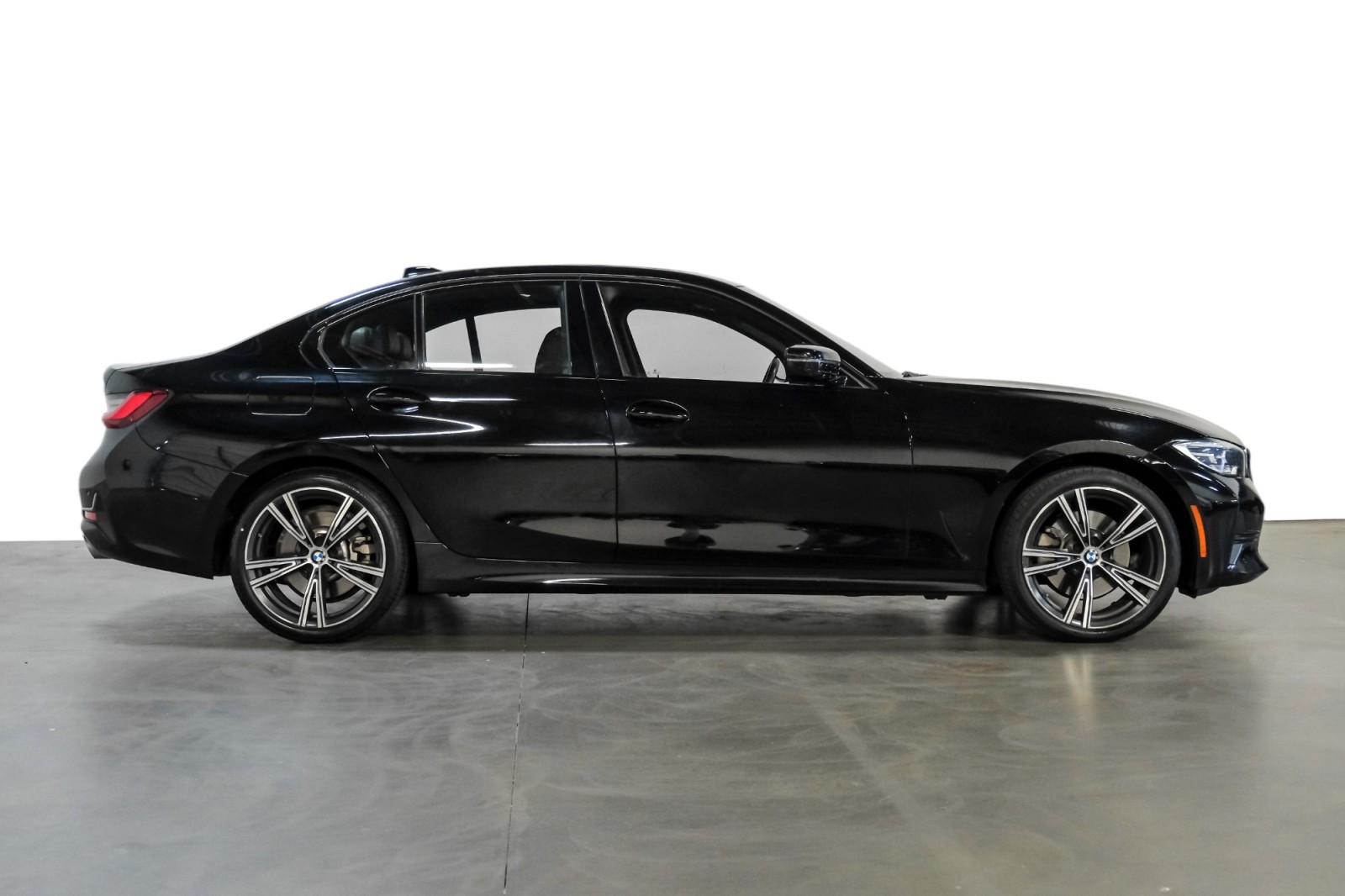 2022 BMW 3 Series 330i MSport ConveniencePkg DrvngAsstPkg HtdSeats ShadowlinePkg 4