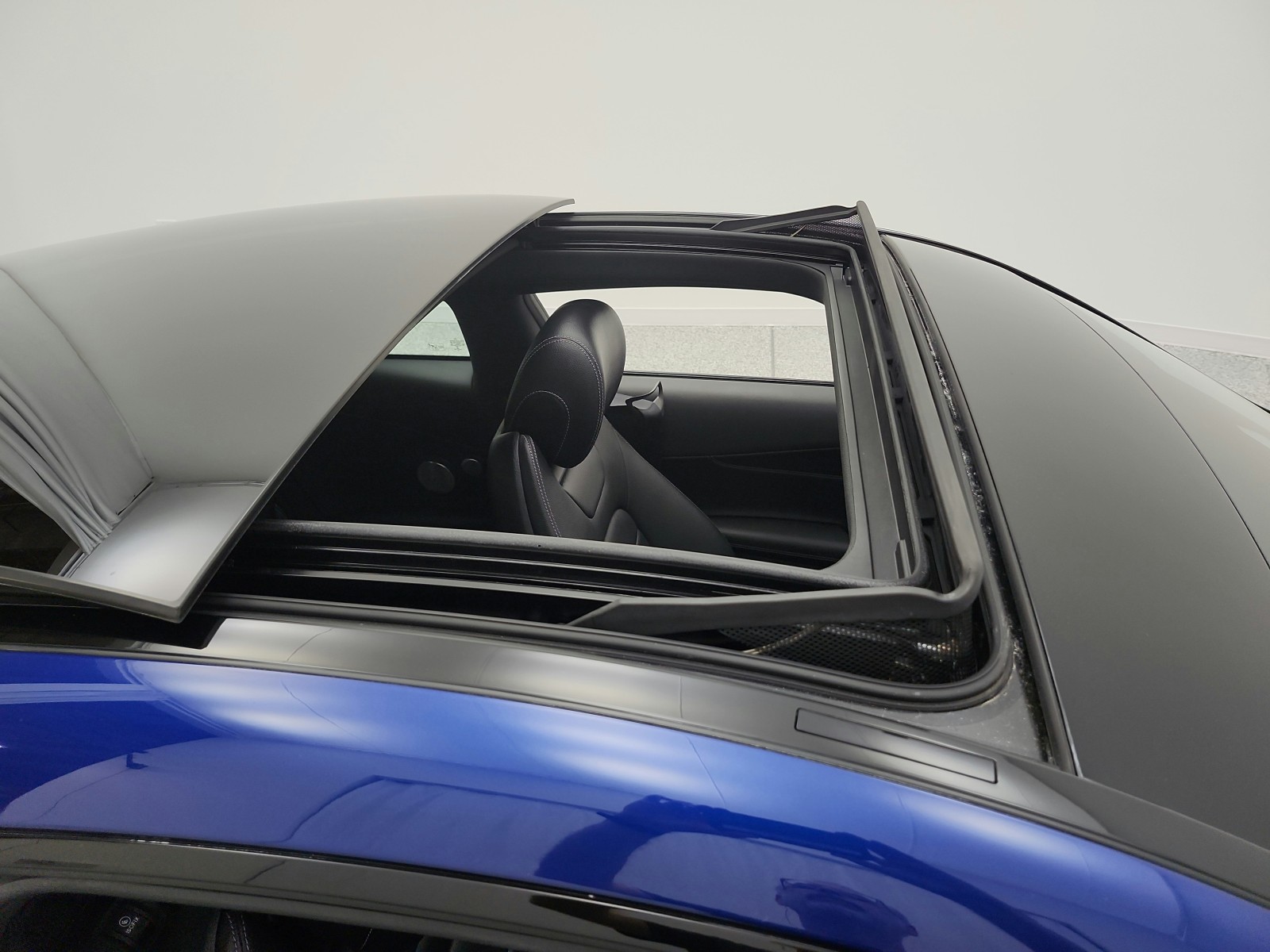 Used 2020 Brilliant Blue Metallic Mercedes-Benz C 300 Coupe image 19