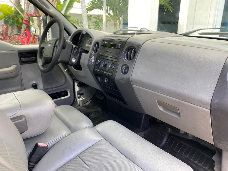 2005 Ford F-150 PU STX LOW MILES 18,931 in , 