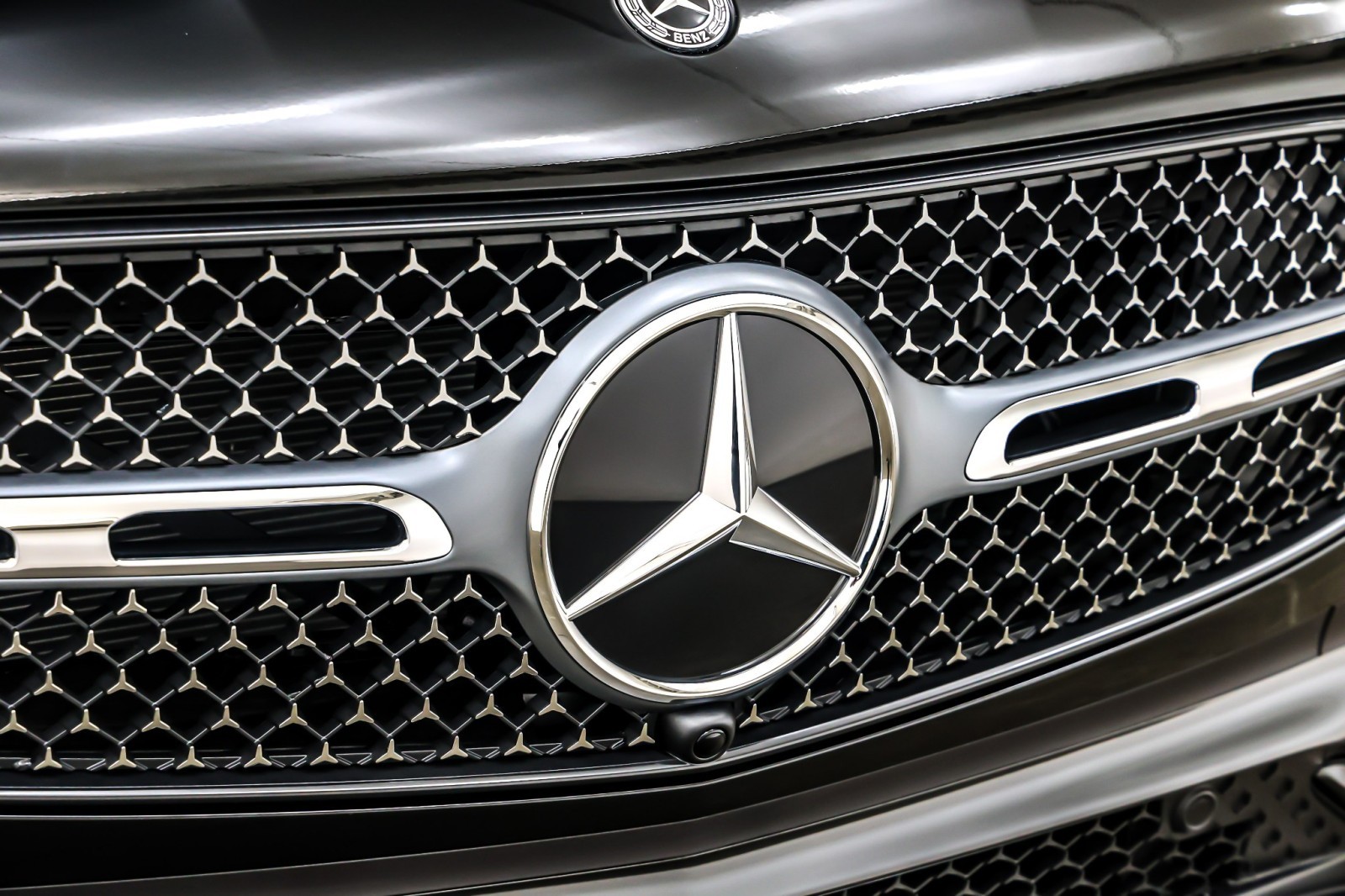 New 2026 Black Mercedes-Benz GLC 300 image 13