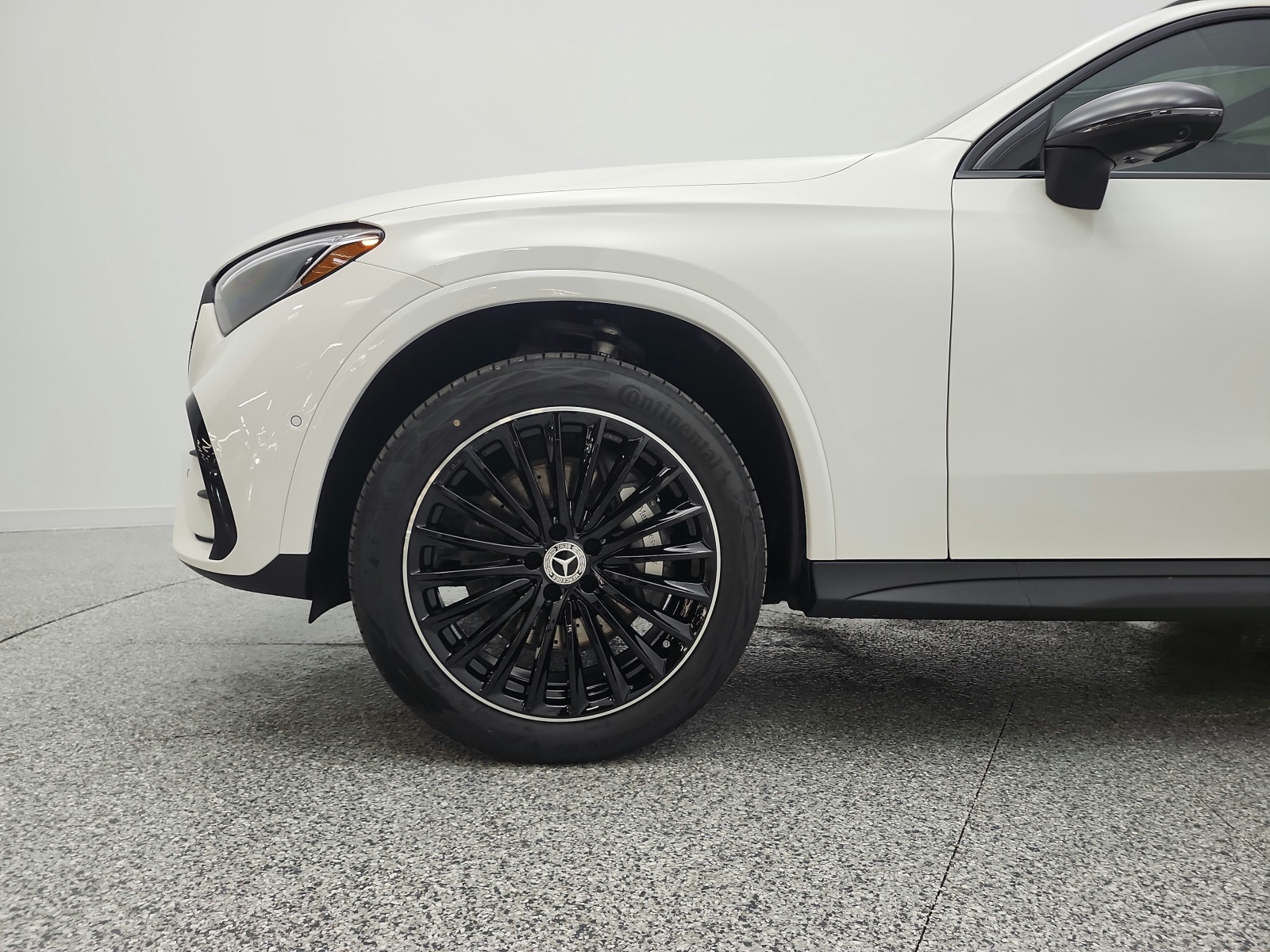 New 2026 Polar White Mercedes-Benz GLC 300 image 16