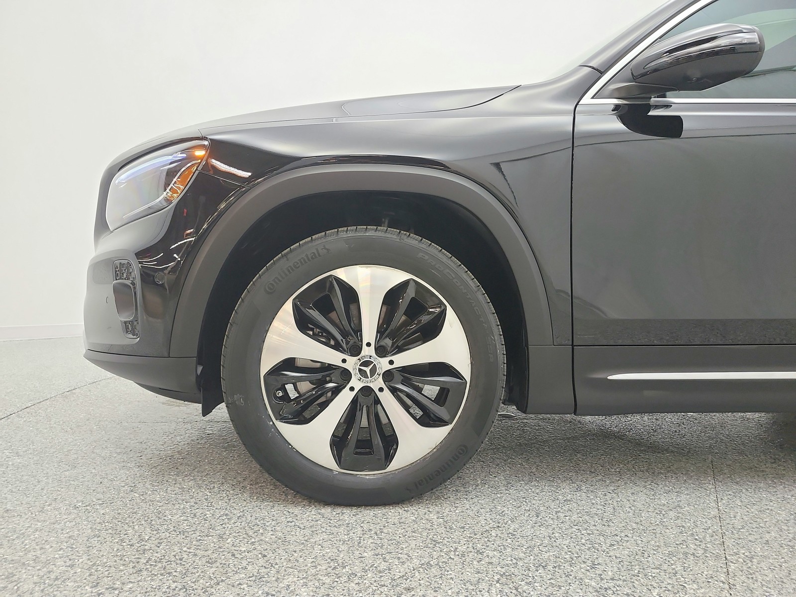 Certified Used 2025 Night Black Mercedes-Benz GLB 250 SUV image 24