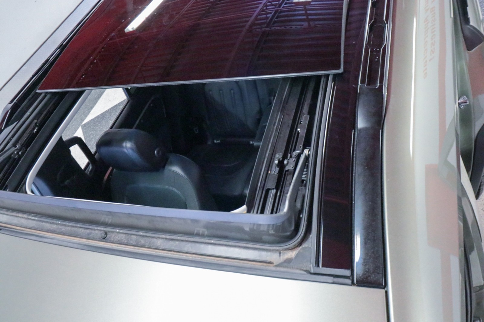 Used Car 2020 Land Rover Defender  Se For Sale Under $40,000 In Austin, Texas