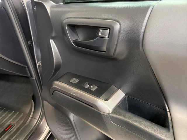 2022 Toyota Tacoma 4WD SR5 4WD V6 in , 