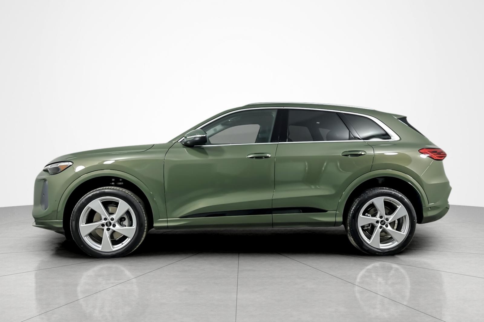 New 2025 District Green Metallic Audi Premium Plus 2.0 TFSI quattro image 3