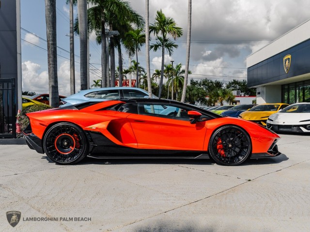 Lamborghini Aventador