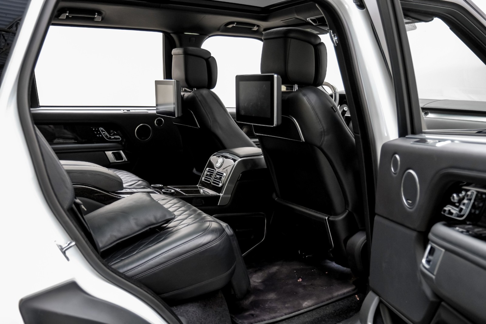 2020 Land Rover Range Rover SV Autobiography LWB 4PlaceSeating 22DiamondAlloys PwrBoards 47