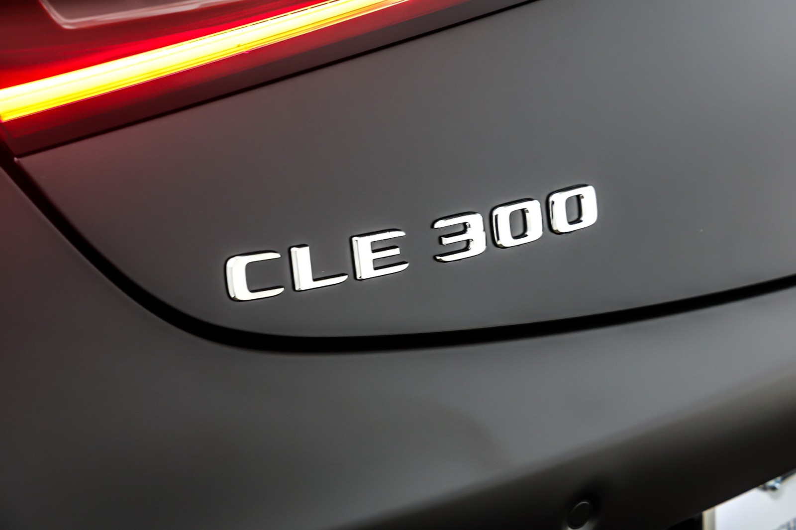 New 2026 MANUFAKTUR Graphite Grey Magno Mercedes-Benz CLE 300 image 9