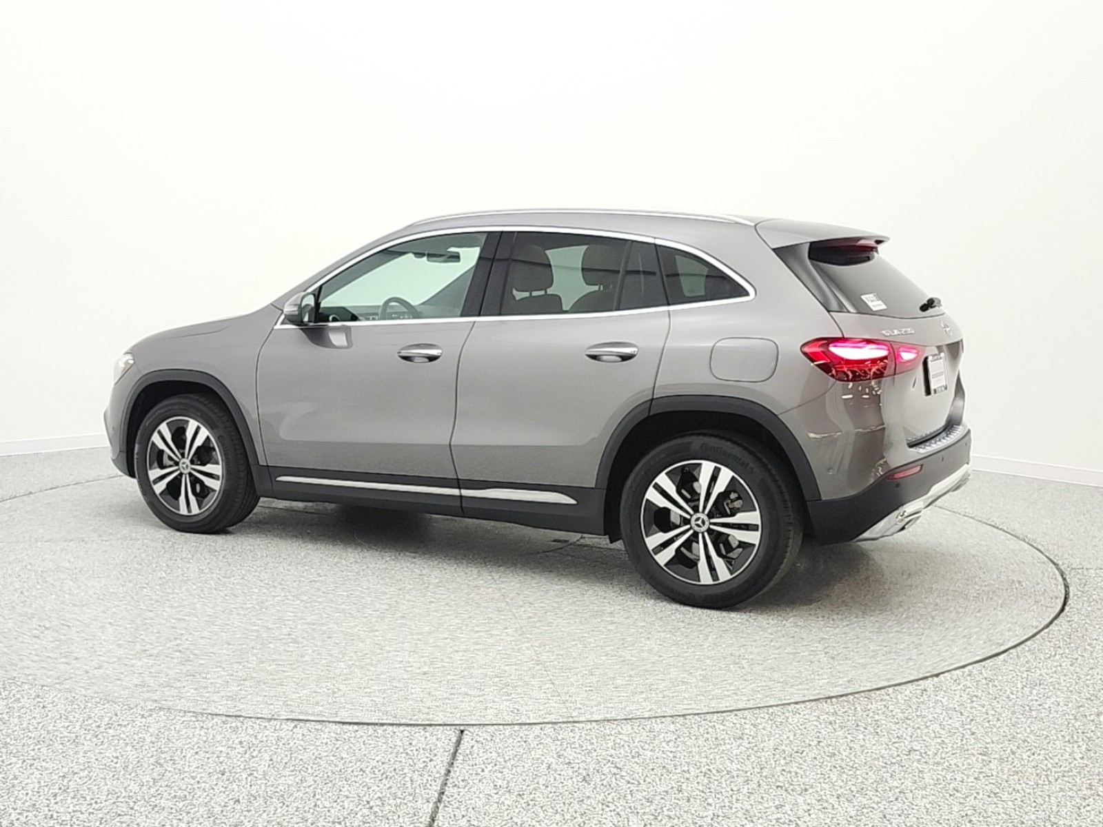 Used 2025 Mountain Grey Metallic Mercedes-Benz GLA 250 SUV image 7