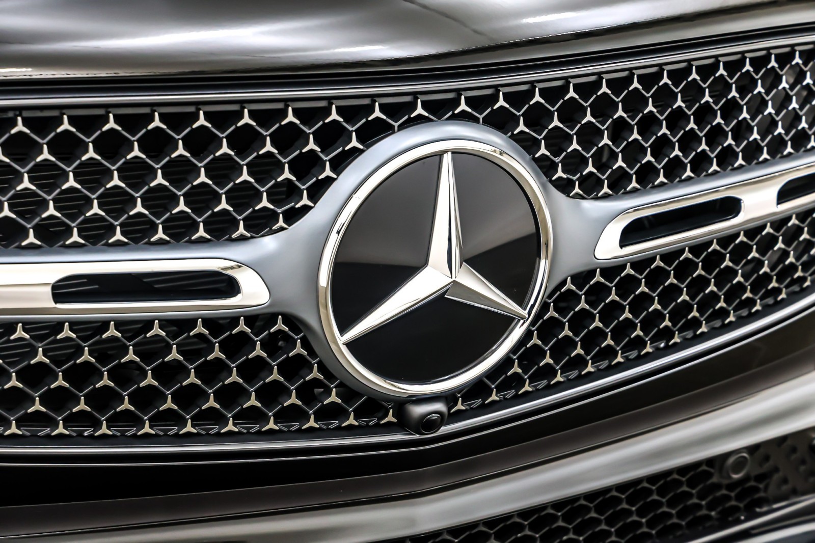 New 2026 Black Mercedes-Benz GLC 300 image 13