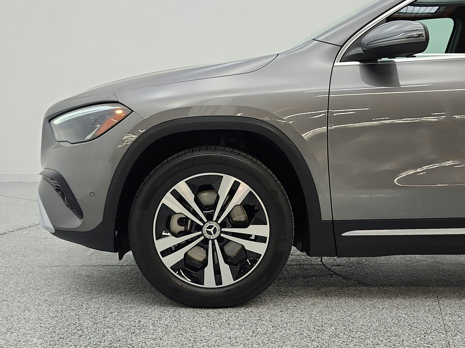 Used 2025 Mountain Grey Metallic Mercedes-Benz GLA 250 SUV image 24