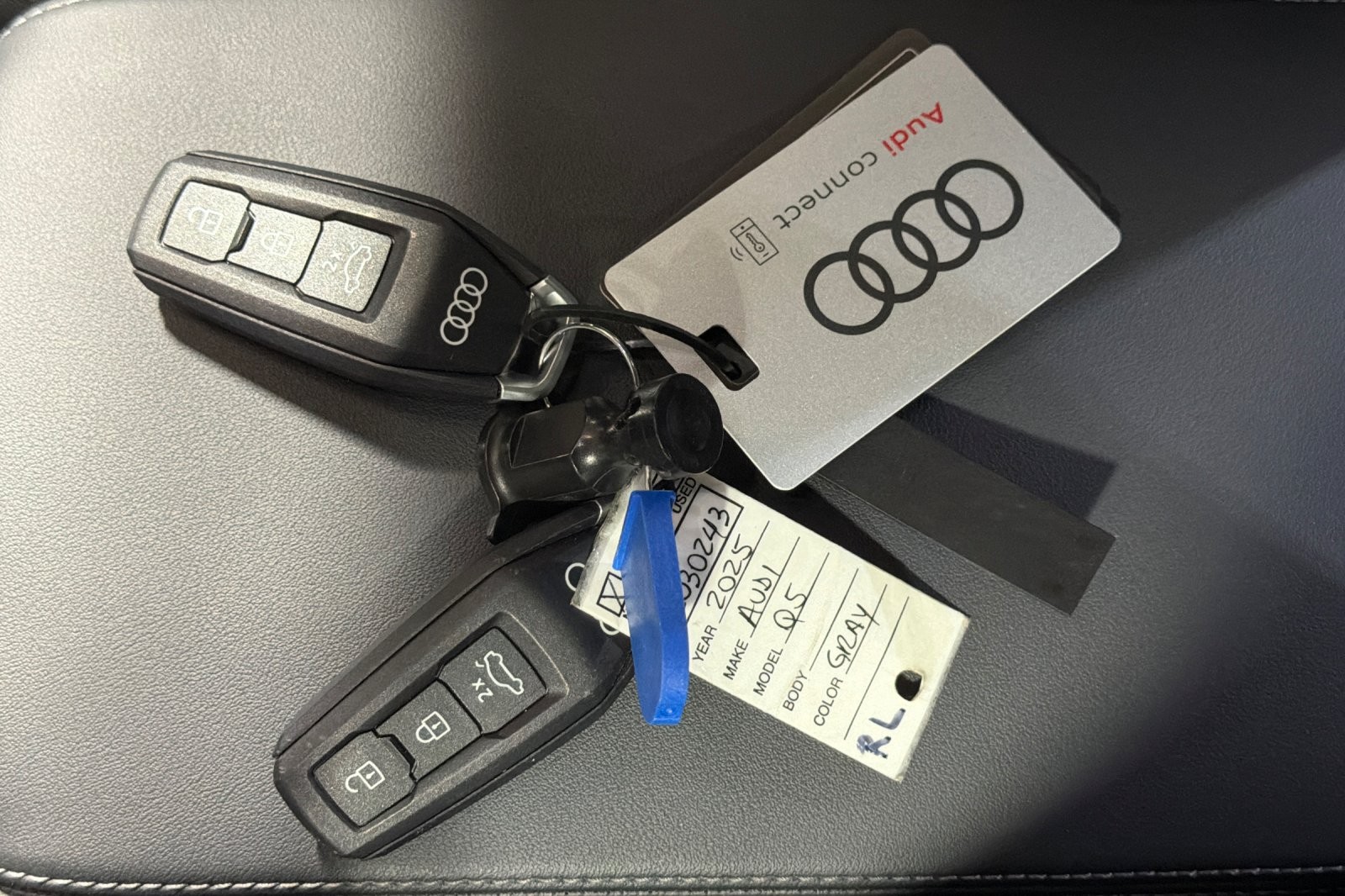 Used 2025 Tambora Gray Metallic Audi Premium 2.0 TFSI quattro image 25