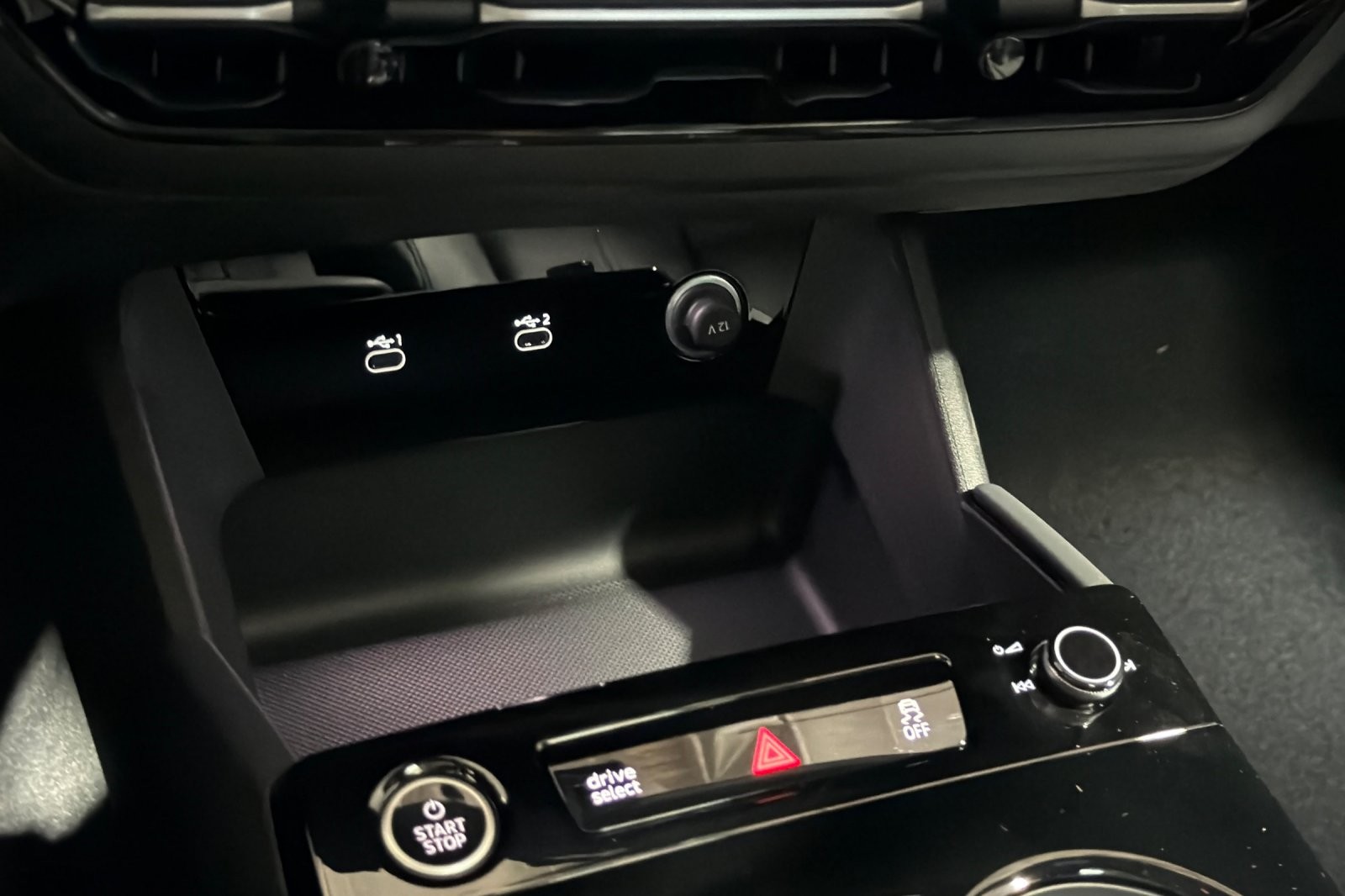 New 2027 Manhattan Gray Metallic Audi Premium quattro image 20