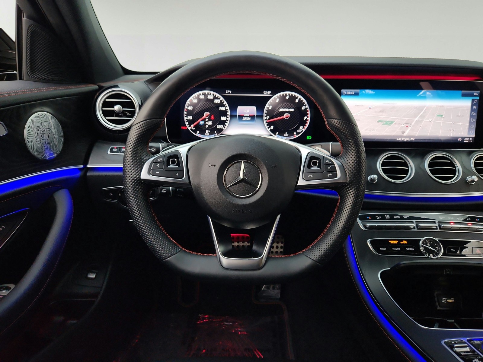 Used 2018 designo Diamond White Mercedes-Benz AMG® E 43 image 23