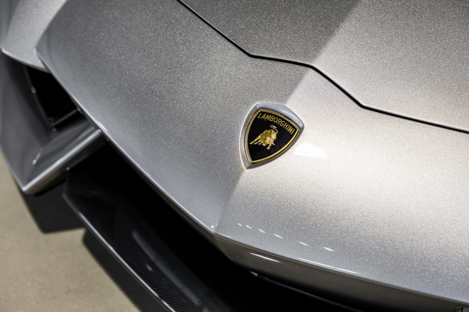 Used Car 2014 Lamborghini Aventador  Roadster - Grigio Antares Metallic - Transparent Engine Bonnet - Sensonum Sound System For Sale Under $440,000 In Boerne, Texas