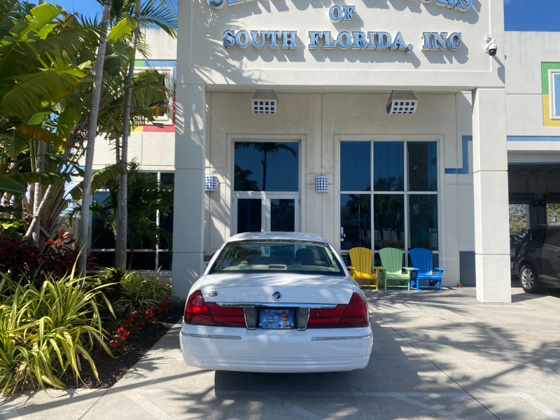 2005 Mercury Grand Marquis GS LOW MILES 49,348 in , 