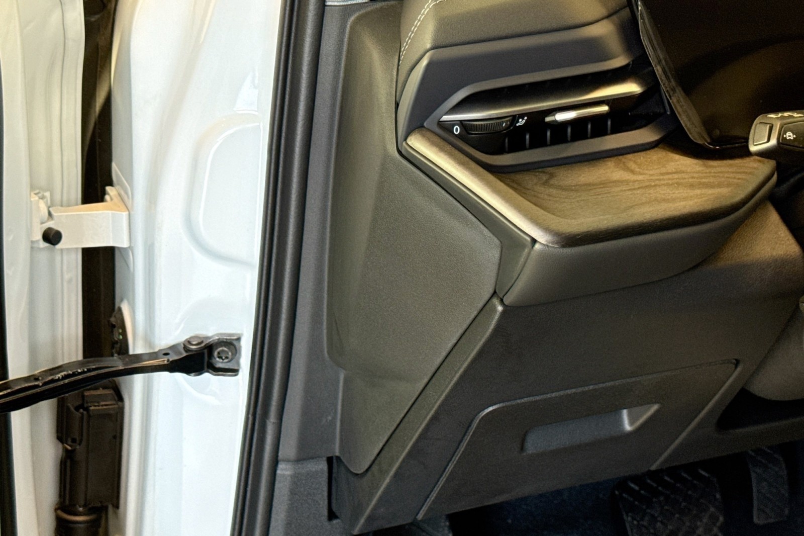 New 2025 Glacier White Metallic Audi Premium Plus 2.0 TFSI quattro image 12