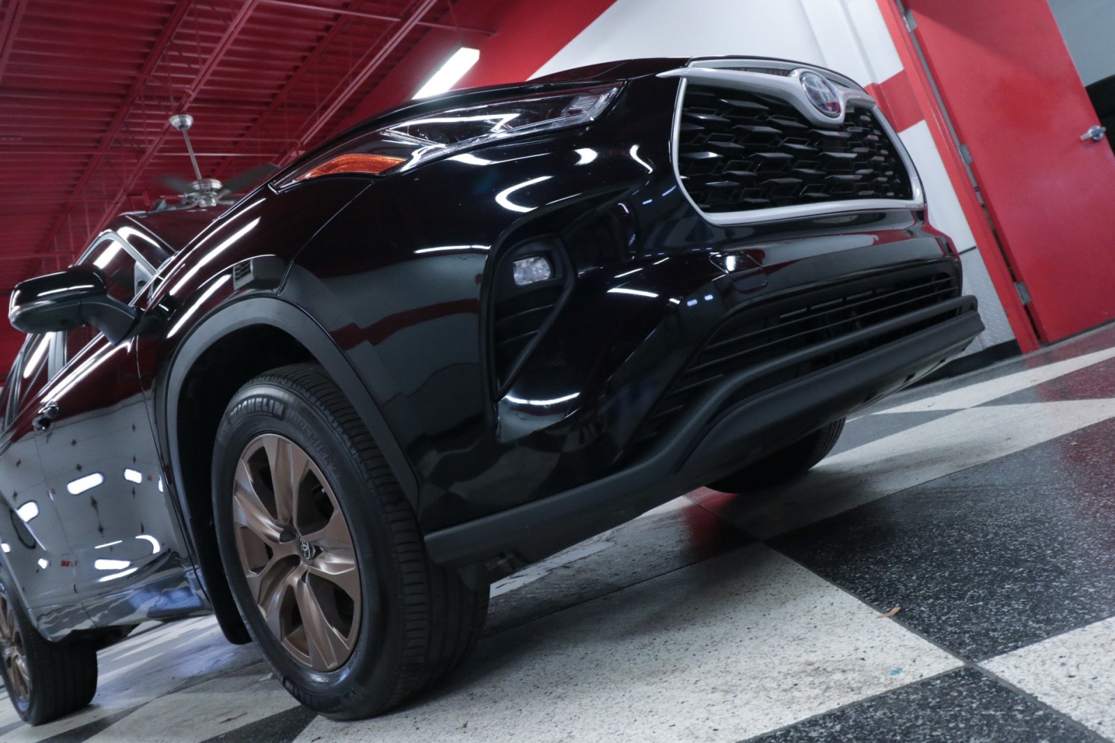 Used Car 2023 Toyota Highlander  Hybrid Bronze Edition For Sale Under $40,000 In Austin, Texas
