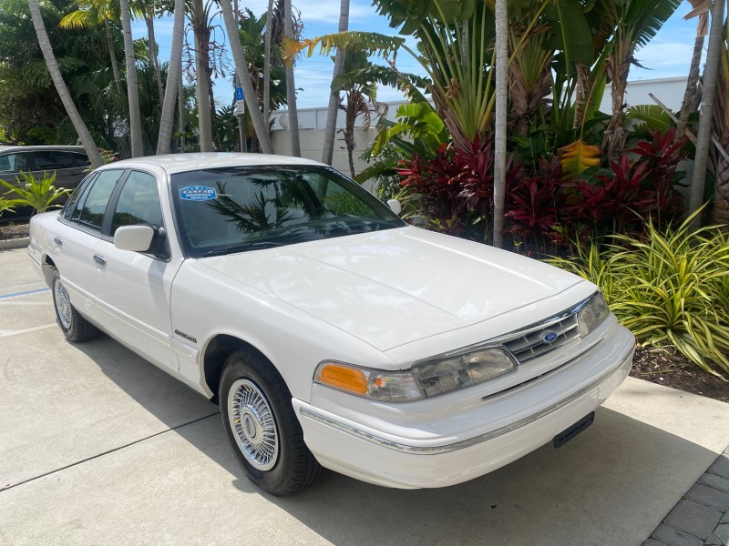 1995 Ford Crown Victoria LOW MILES 43,331 in , 