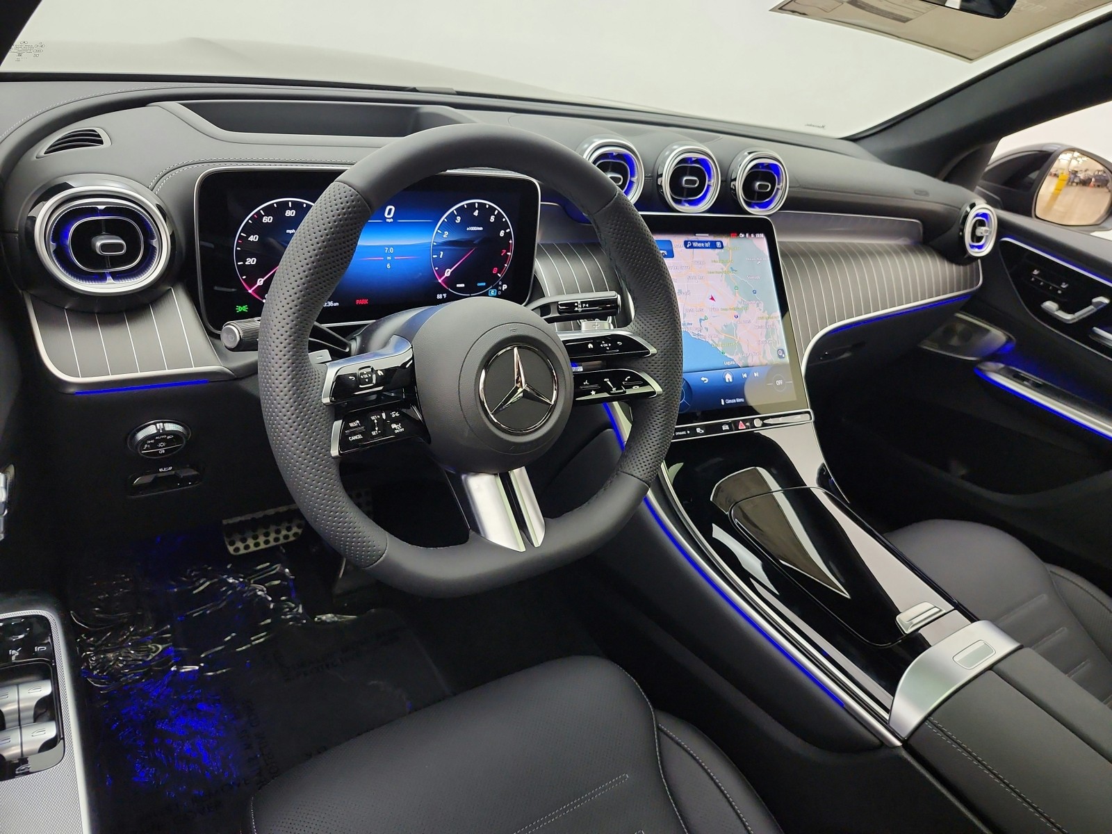 New 2026 MANUFAKTUR Graphite Grey Magno Mercedes-Benz GLC 300 4MATIC® Coupe image 9