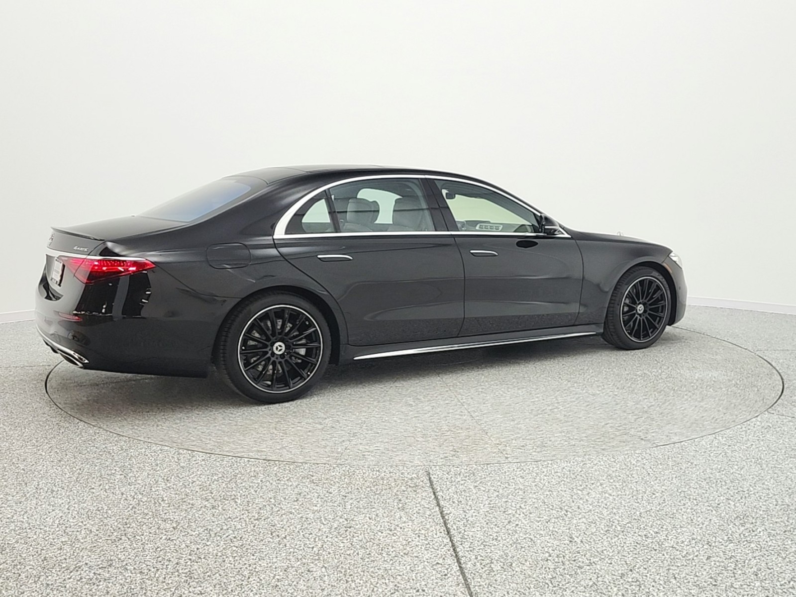 New 2026 Obsidian Black Metallic Mercedes-Benz S 500 image 5