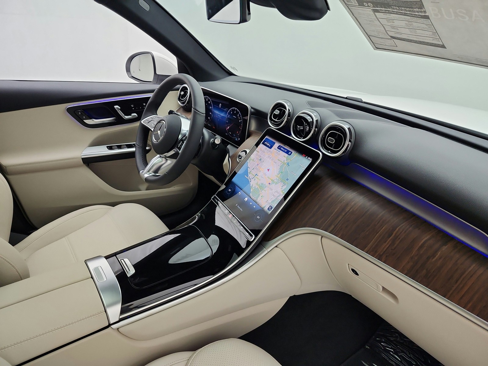New 2027 Polar White Mercedes-Benz GLC 300 SUV image 13