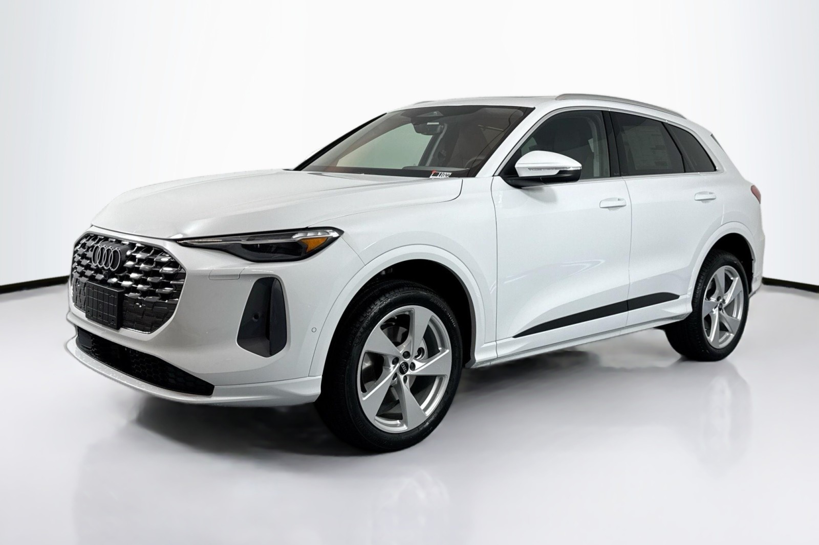 2025 Audi New Q5 Premium Plus's photo