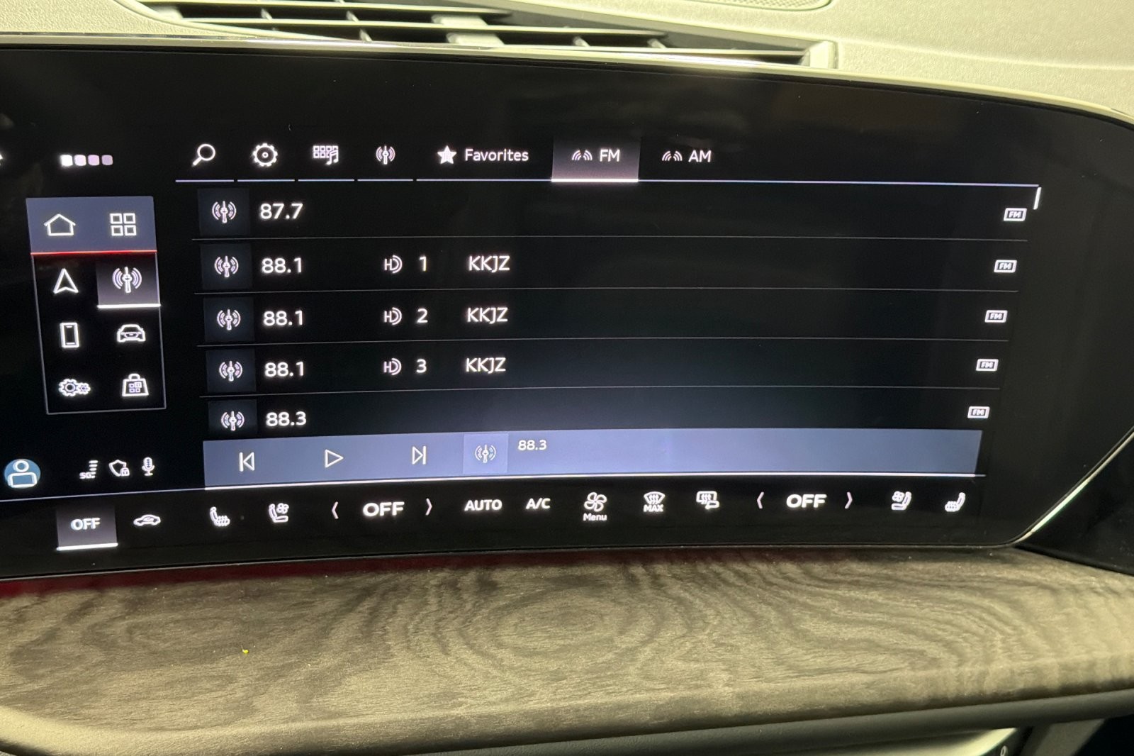 New 2025 Mythos Black Metallic Audi Premium Plus 2.0 TFSI quattro image 17