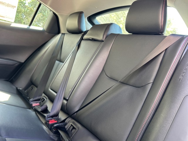 ToyotaPrius Plug-In Hybrid36