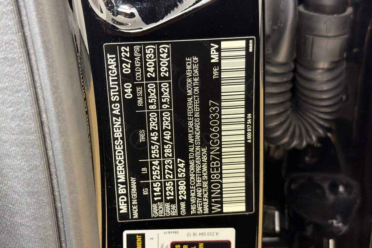 Used 2022 Black Mercedes-Benz GLC 300 image 26