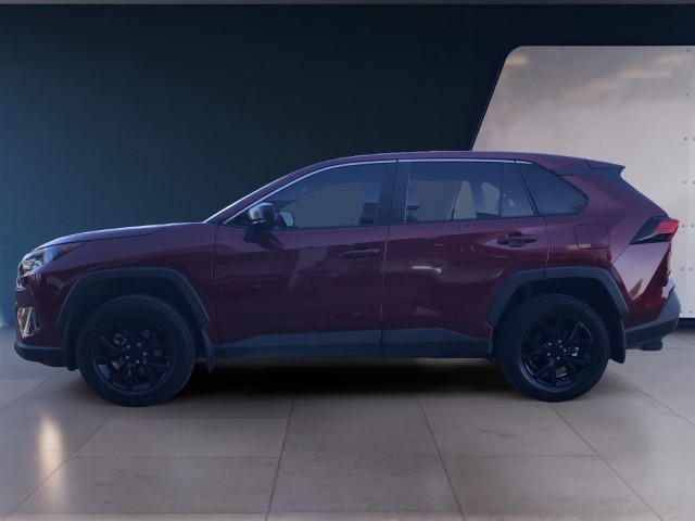 2022 Toyota RAV4 LE 2